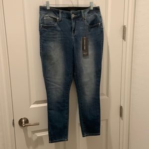 Torrid bombshell skinny Capri jeans, size 12